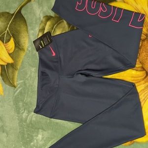 Levi's workout leggings